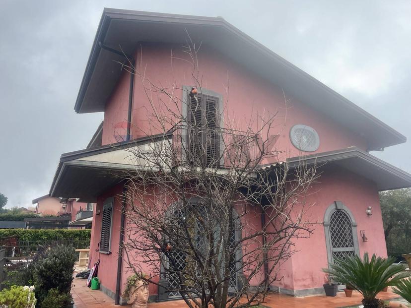 Villa in Via Vittorio Alfieri, Nicolosi — foto 2 di 5