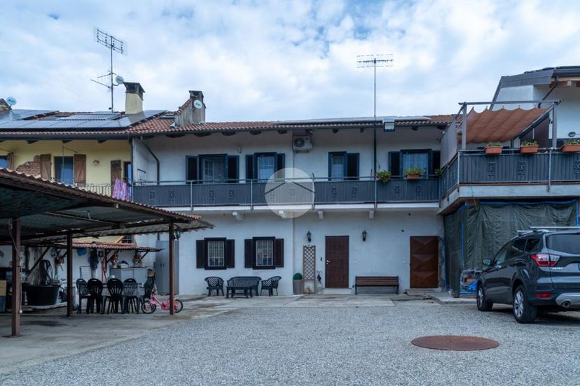 Casa indipendente in Via Statale 80, Chivasso