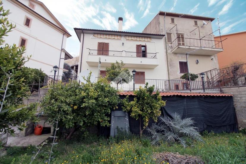 Casa indipendente in Via Pompeo Magno, Mompeo — foto 3 di 5