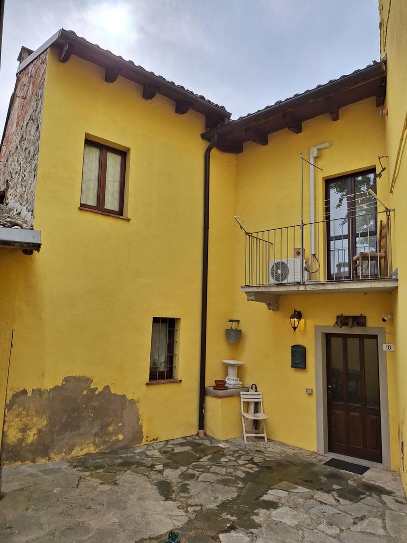 Villa in Via Battisti 10, Ozzano Monferrato — foto 2 di 5