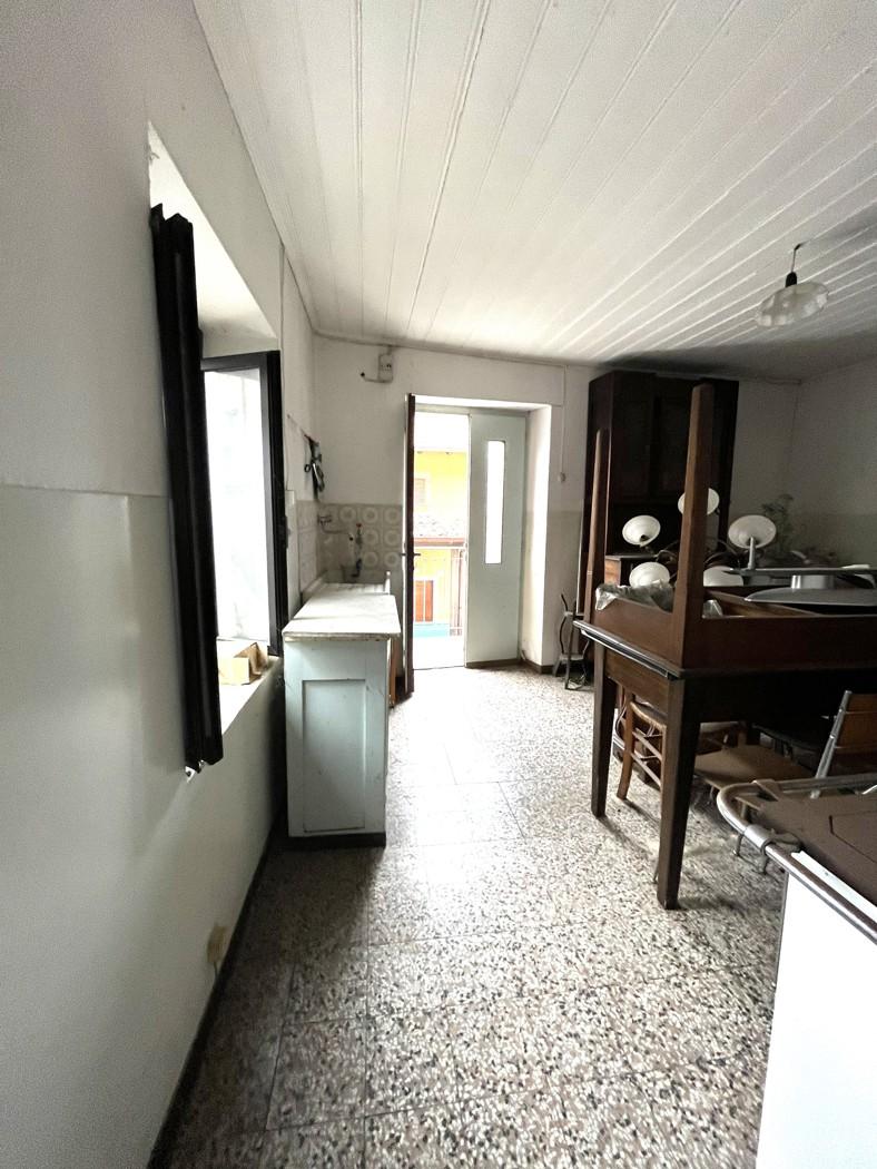 Casa indipendente in Piazza San Giovanni 22010, Cusino — foto 2 di 5