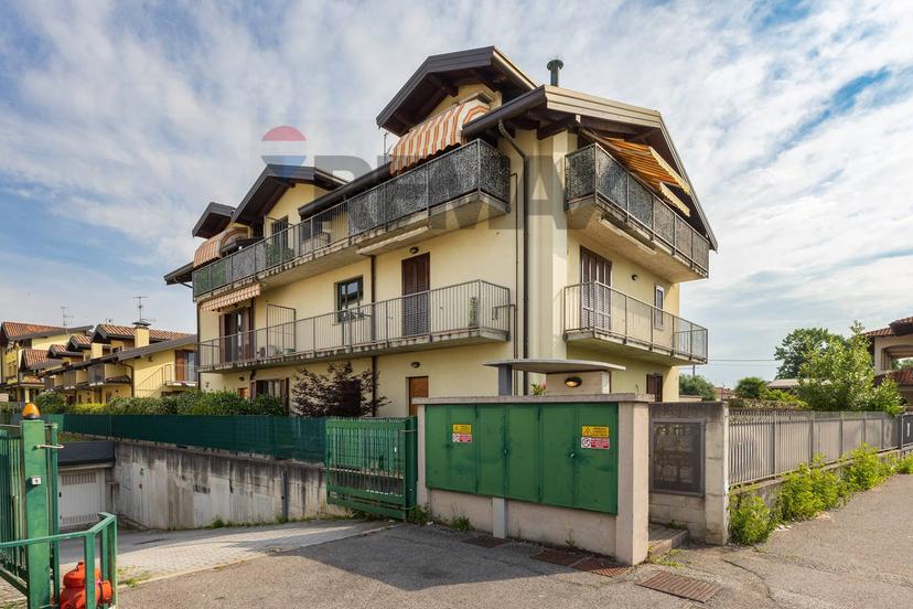 Trilocale in Via San Pio X 35/B, Cassano Magnago — foto 2 di 5