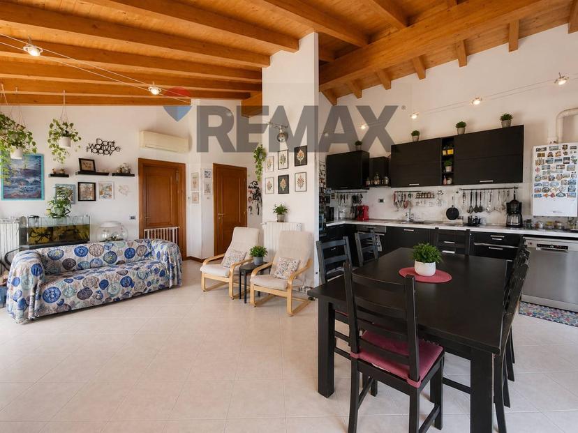 Villa in Via Don Luigi Sterzi 2, Castelvetro Piacentino — foto 2 di 5