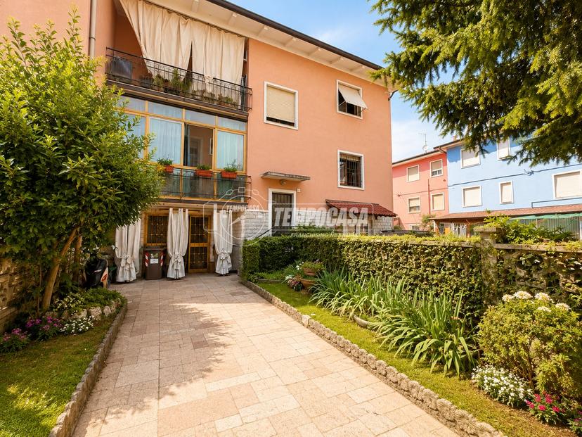 Villa a schiera in Traversa Diciottesima Villaggio Sereno 68, Brescia — foto 3 di 5