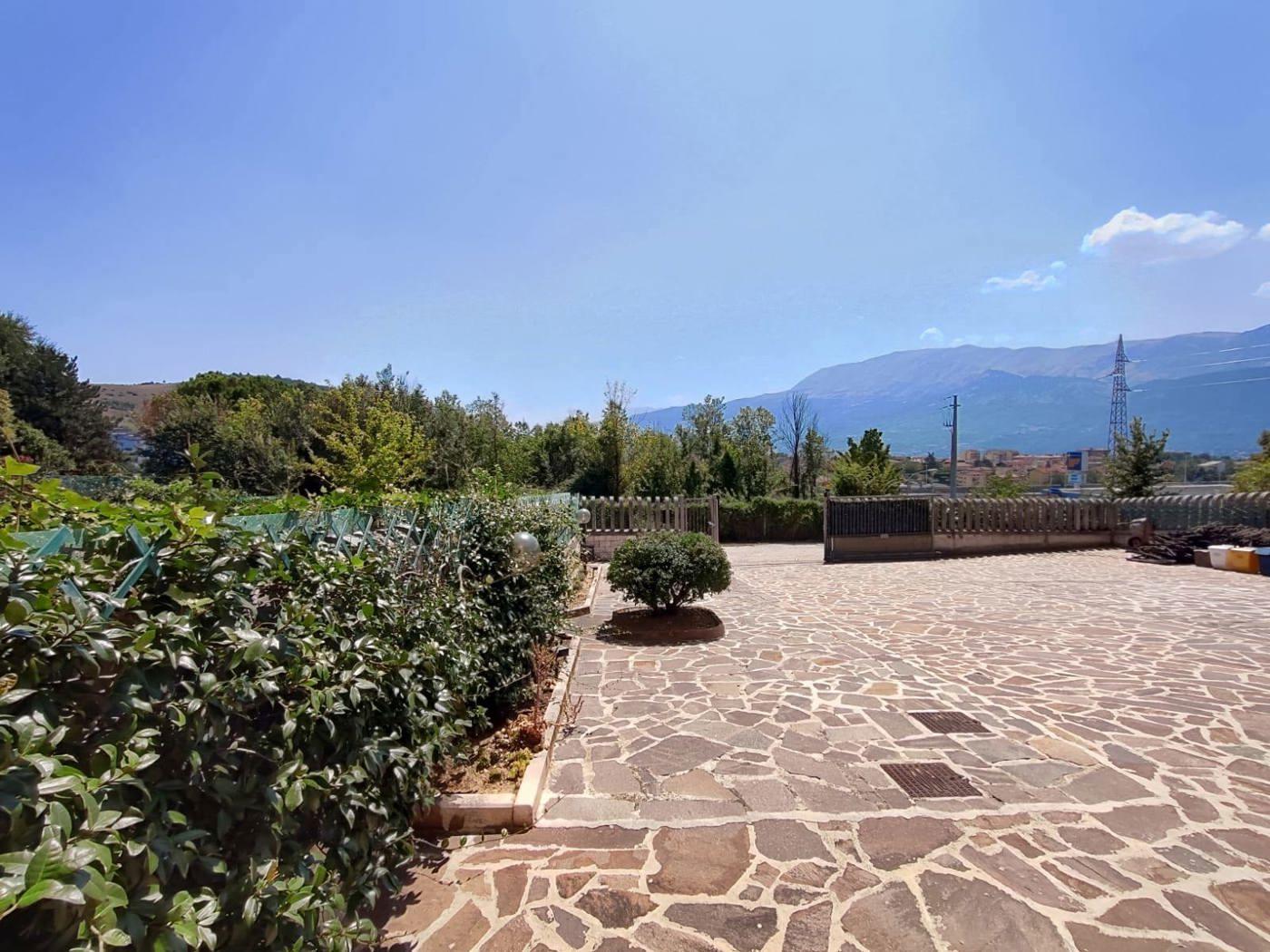 Villa a schiera in Strada Statale 17 Bis 16, L'Aquila