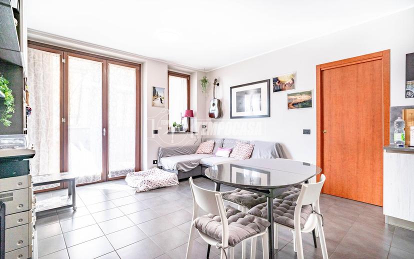 Trilocale in Via Suor Paola Terzaghi, Caronno Pertusella