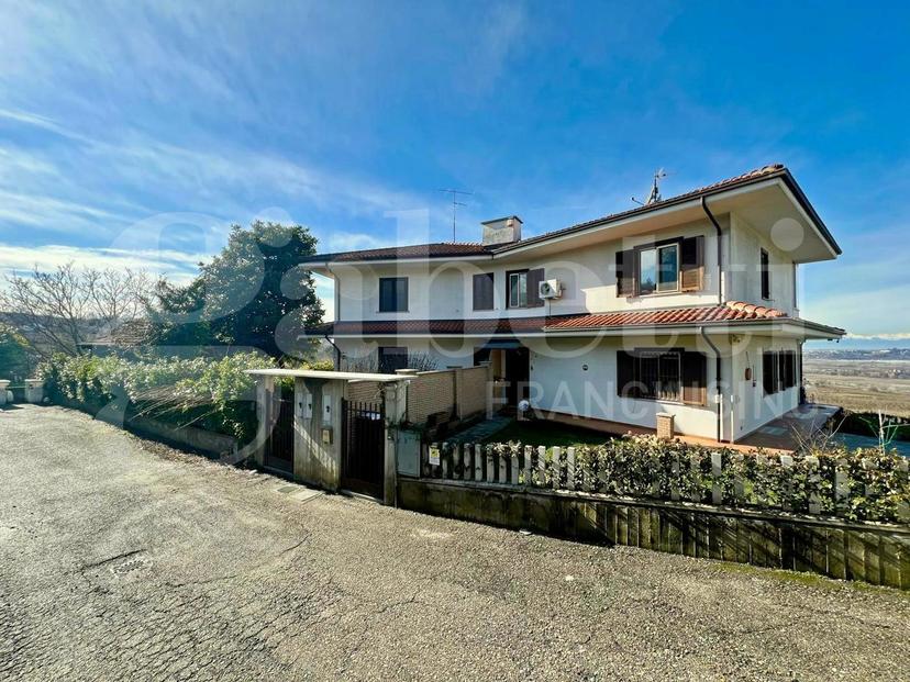 Casa indipendente in Via Capitano Laneri, Verduno — foto 3 di 5