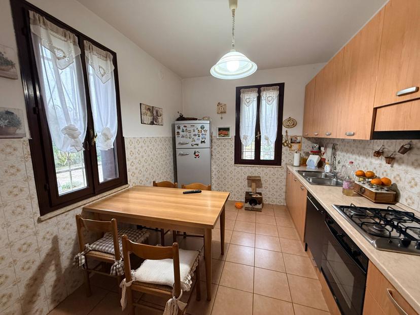 Villa, Poggio Rusco — foto 2 di 5