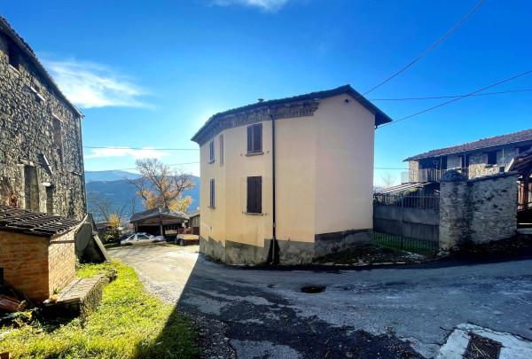 Villa in Frazione Albareto 9, Varzi