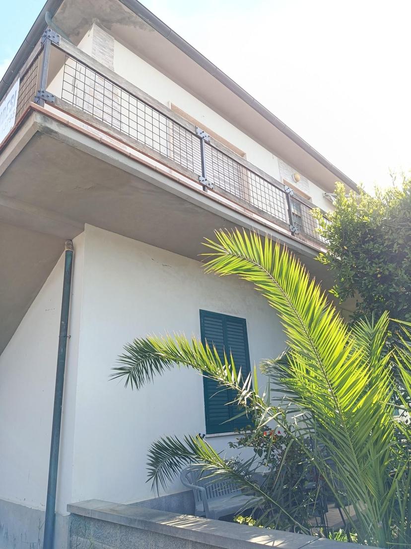 Villa trifamiliare, Rosignano Marittimo — foto 4 di 5