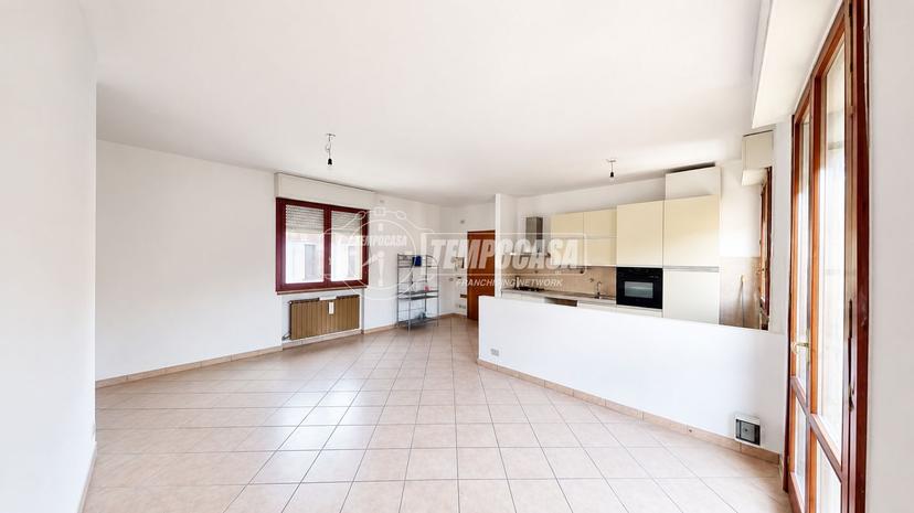 Trilocale in Via F. Gioia 2, Meda — foto 4 di 5