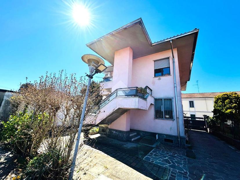 Villa in Via Roma 5, Pregnana Milanese — foto 2 di 5