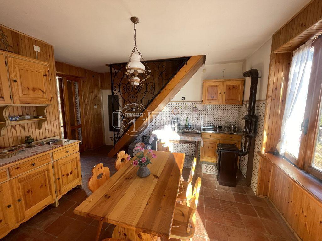 Casa indipendente in Via Quinzeina 39, Colleretto Castelnuovo