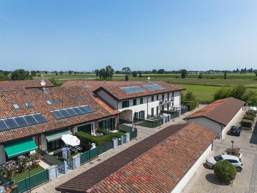 Villa a schiera in Via Don Giorgio Gelmini Snc, Villanova del Sillaro — foto 4 di 5