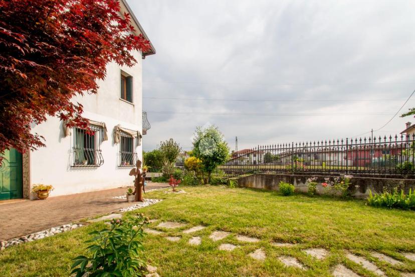 Trilocale in Via Tomasina 10, Caldogno — foto 2 di 5