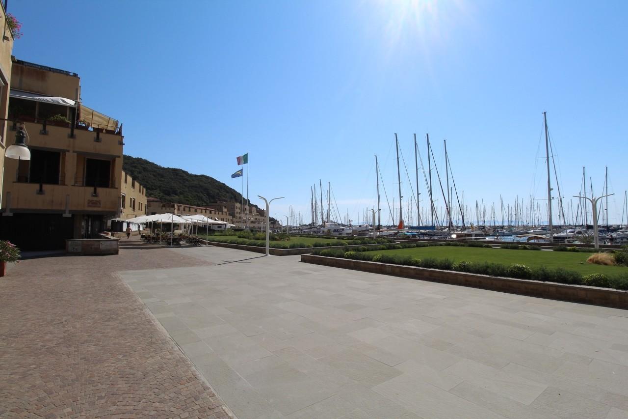 Appartamento in Piazza della Luna Rossa, Castiglione della Pescaia