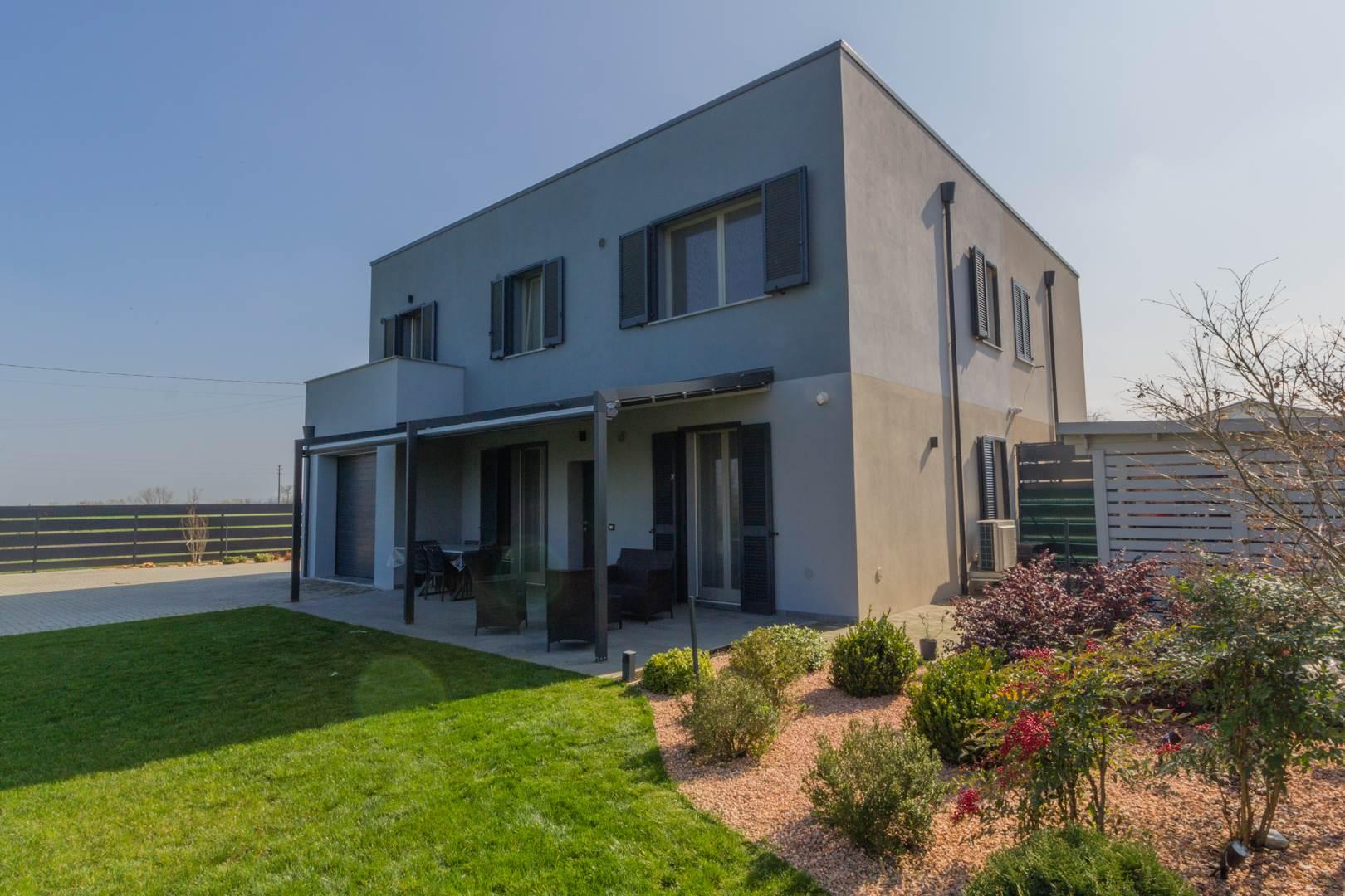 Villa, Gazzola
