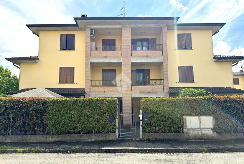 Trilocale in Via Seneca 30, Reggio nell'Emilia — foto 3 di 5
