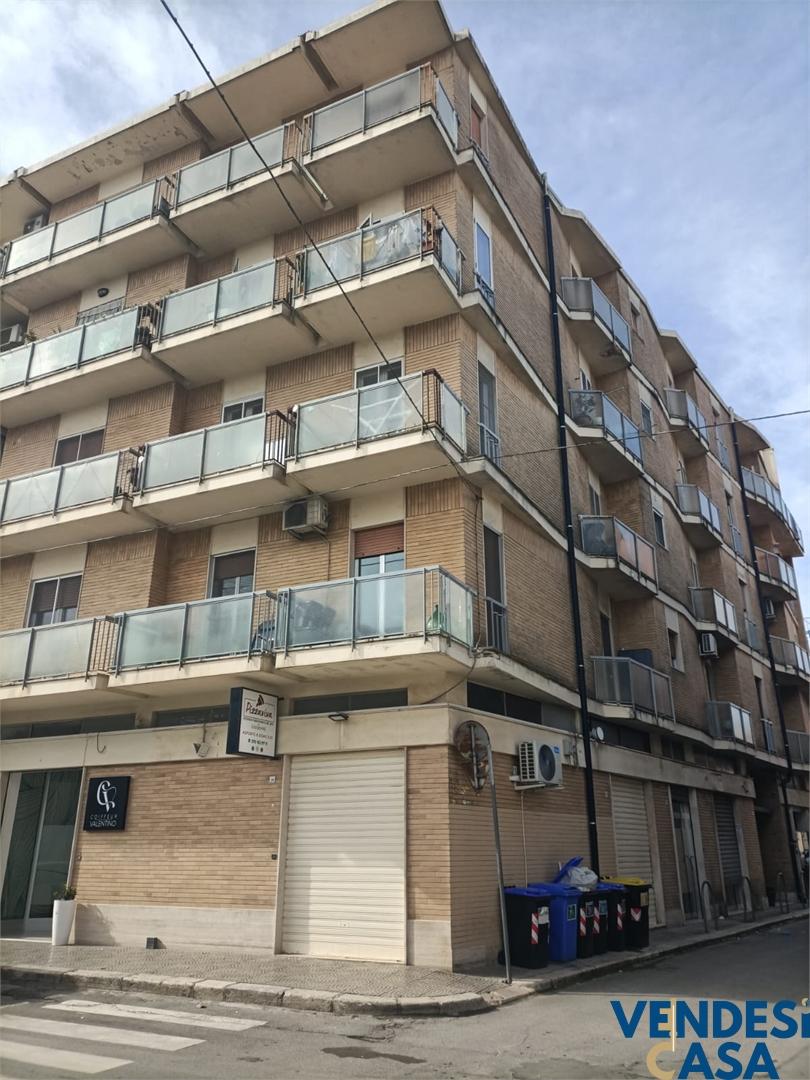 Quadrilocale in Via G. Festa 34, Acquaviva delle Fonti