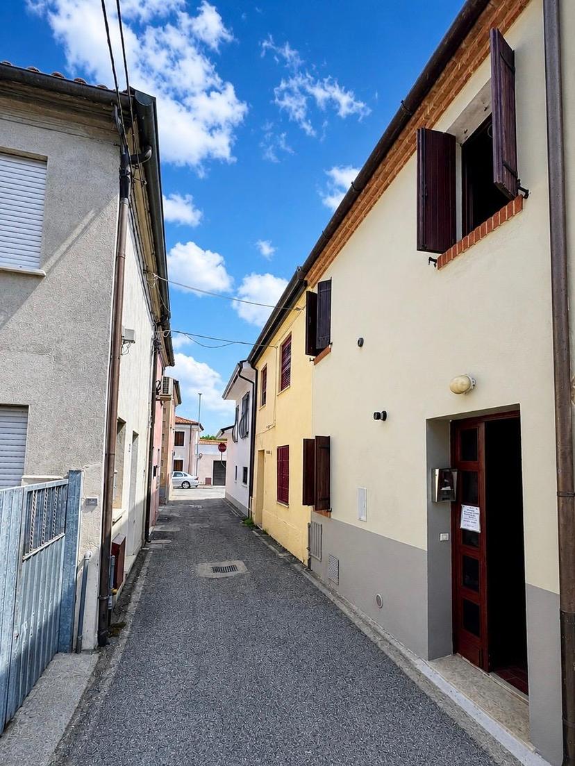 Villa a schiera, Badia Polesine — foto 3 di 5