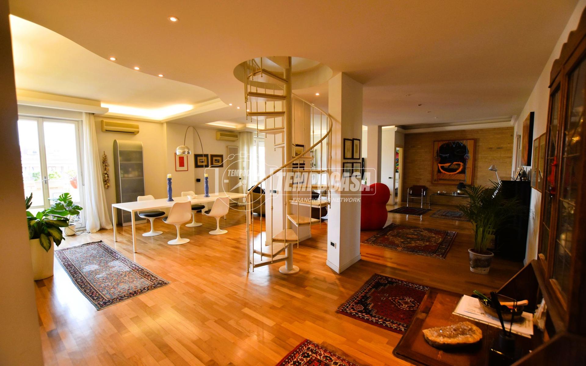 Appartamento in Viale dei Pini 173, Porto San Giorgio