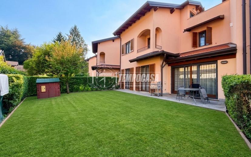 Villa a schiera in Via Donatori del Sangue 12, Lesmo — foto 3 di 5