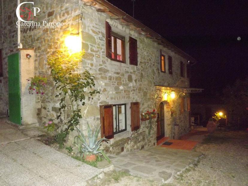Villa in Frazione Vicorati Snc, Dicomano — foto 3 di 5
