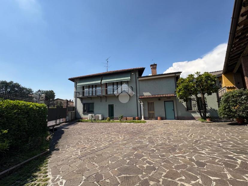 Trilocale in Piazza Vittorio Emanuele 15, Cazzago San Martino — foto 4 di 5