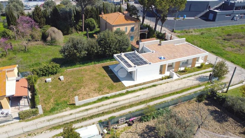 Villa in Via a. Pannella 8, Giulianova — foto 2 di 5