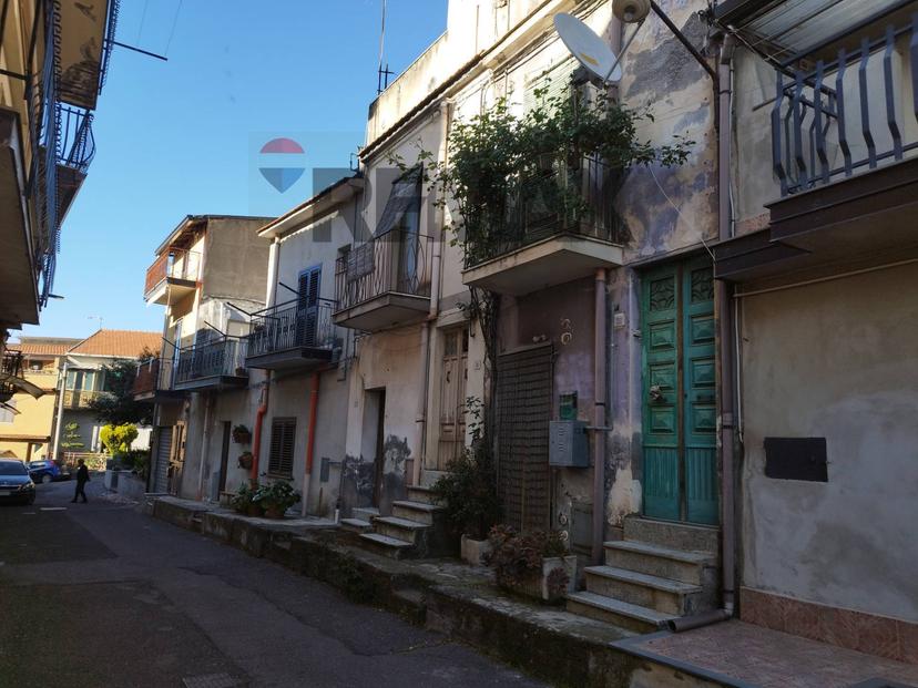 Casa indipendente in Via Alessandro Manzoni 26, Maletto — foto 3 di 5