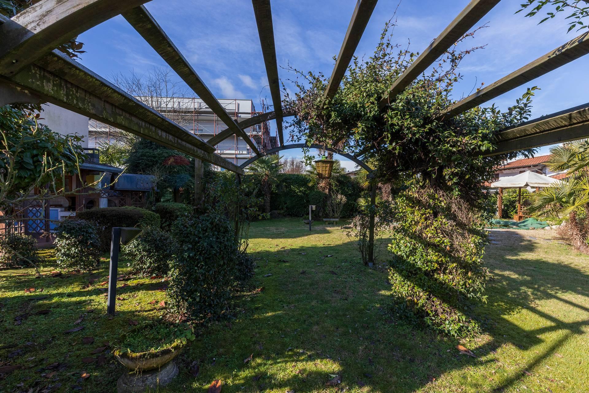 Appartamento in Via delle Gardenie 11, Castelletto sopra Ticino
