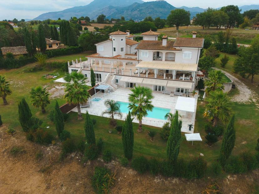 Villa in Via Sant'Angelo Snc, Cassino — foto 2 di 5