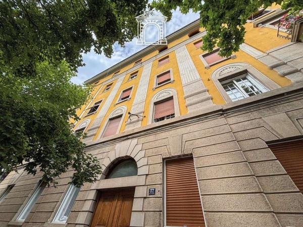 Appartamento in Viale Miramare, Trieste