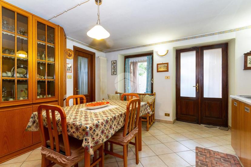 Casa indipendente in Via Vittorio Emanuele 92, Giaveno — foto 2 di 5