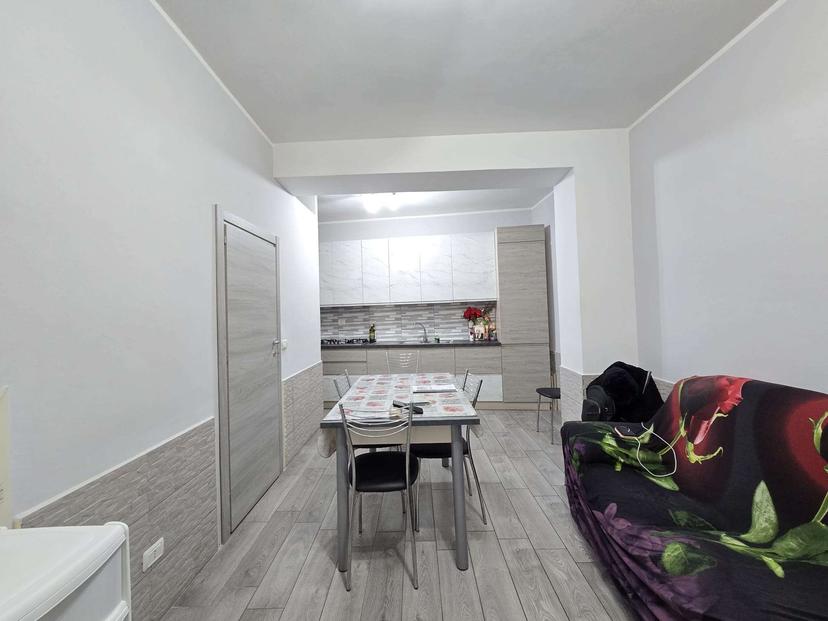 Trilocale in Via Magenta 52, Borgia — foto 4 di 5