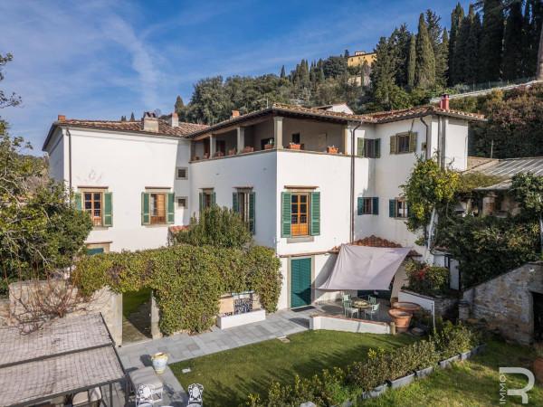 Villa bifamiliare in Via di Vincigliata a Settignano, Fiesole — foto 2 di 5