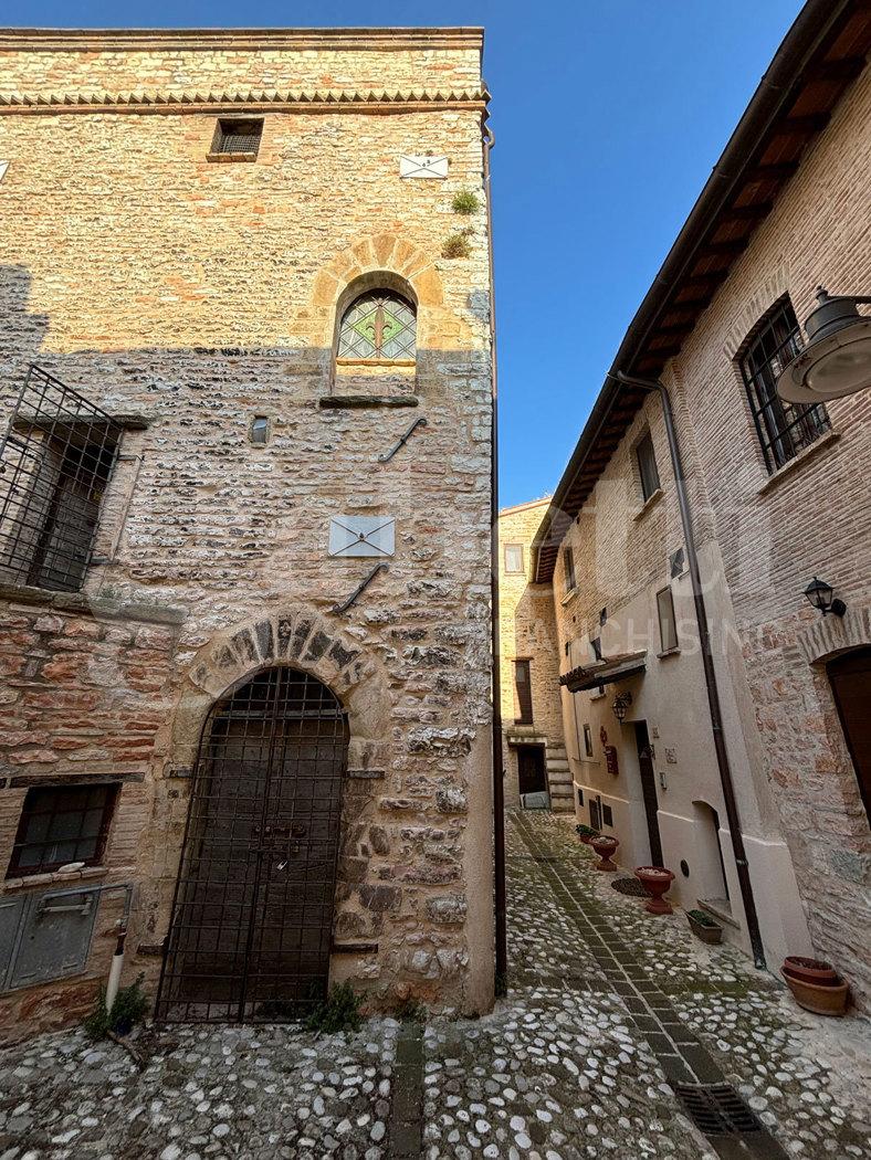 Castello in Località Colle di Nocera 97, Nocera Umbra — foto 4 di 5