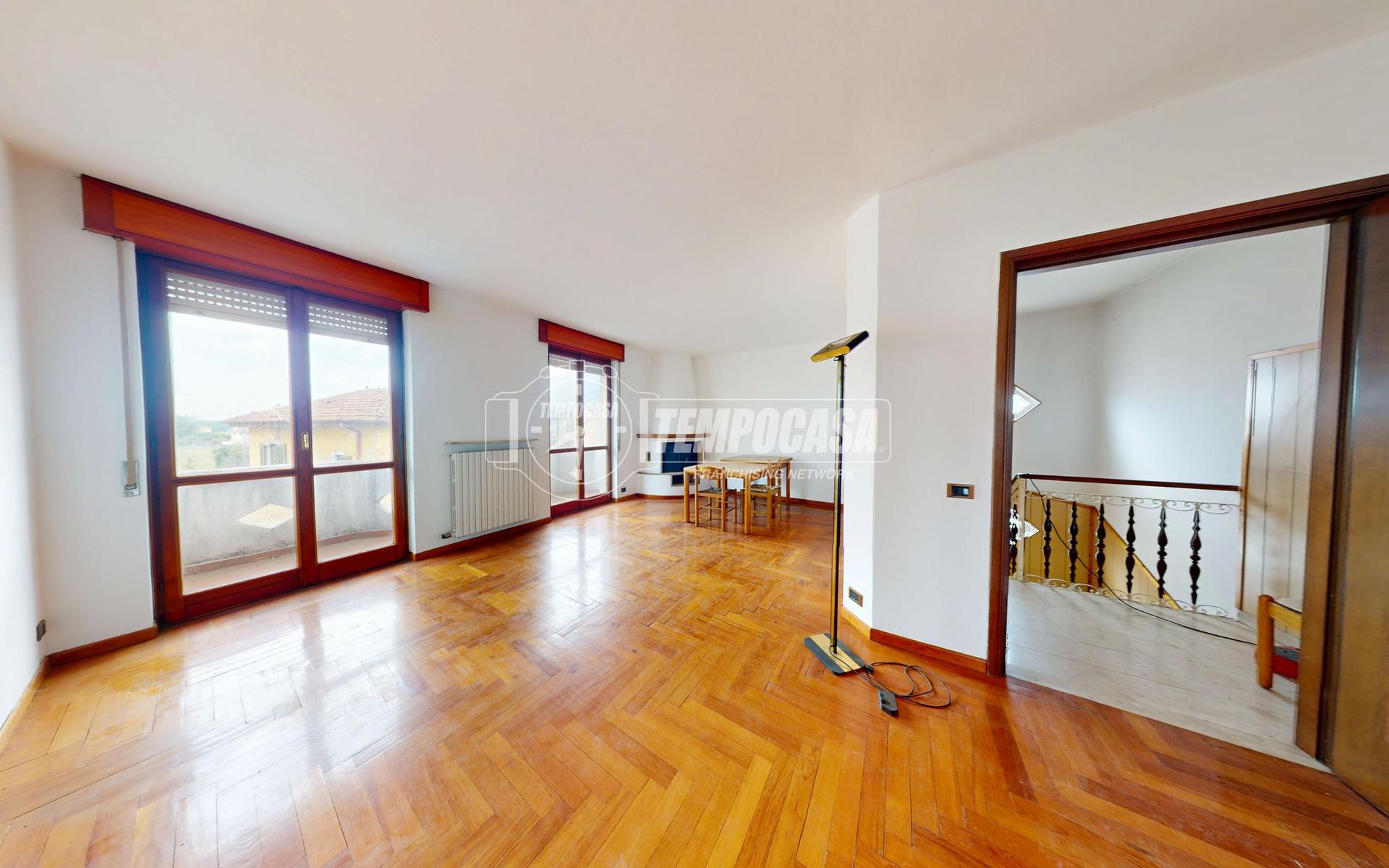 Villa a schiera in Via Carso 6, Rovellasca