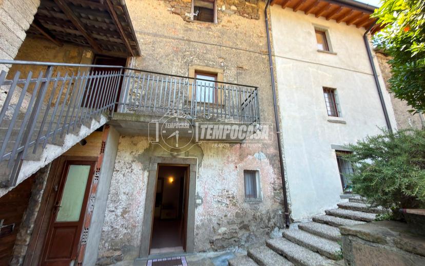 Casa indipendente in Via Robbiadecco, Foresto Sparso