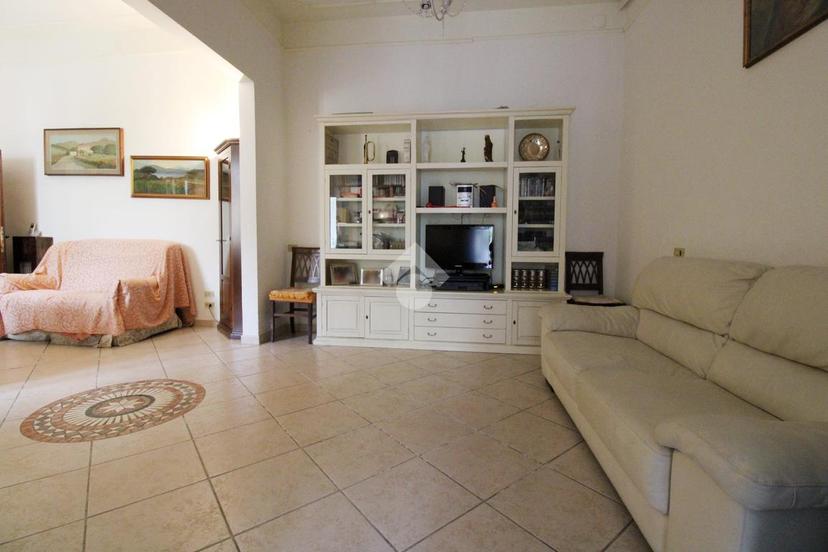 Casa indipendente in Via Vincenzo da Filicaia, Prato