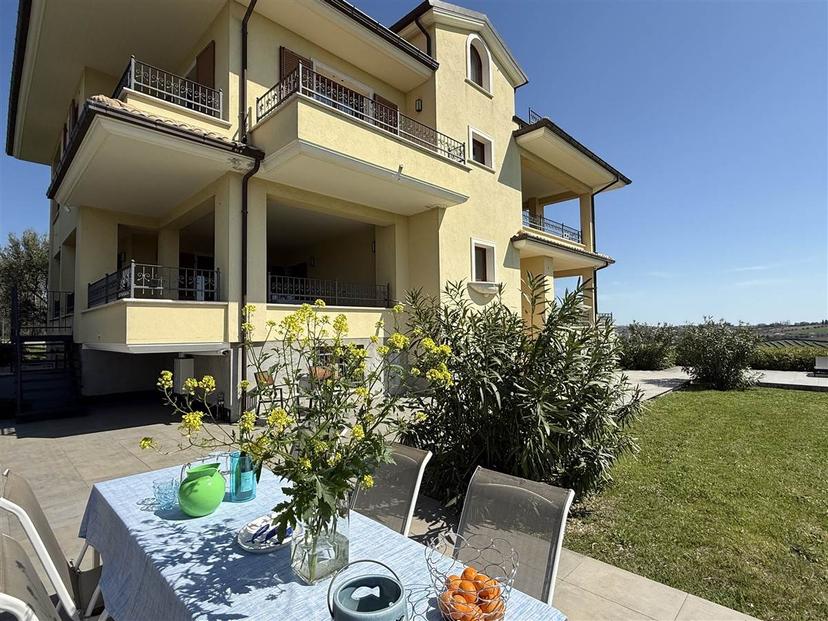 Villa, Sant'Egidio alla Vibrata — foto 4 di 5