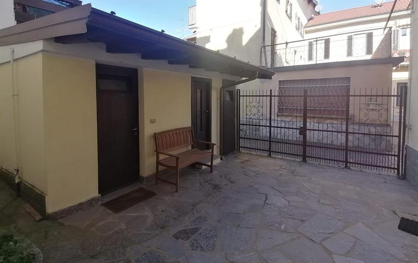 Porzione di casa in Piazza Patrioti 5, Taino — foto 3 di 5