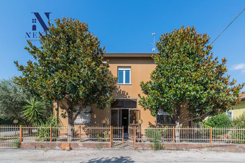 Casa indipendente in Via Tevere, Fano