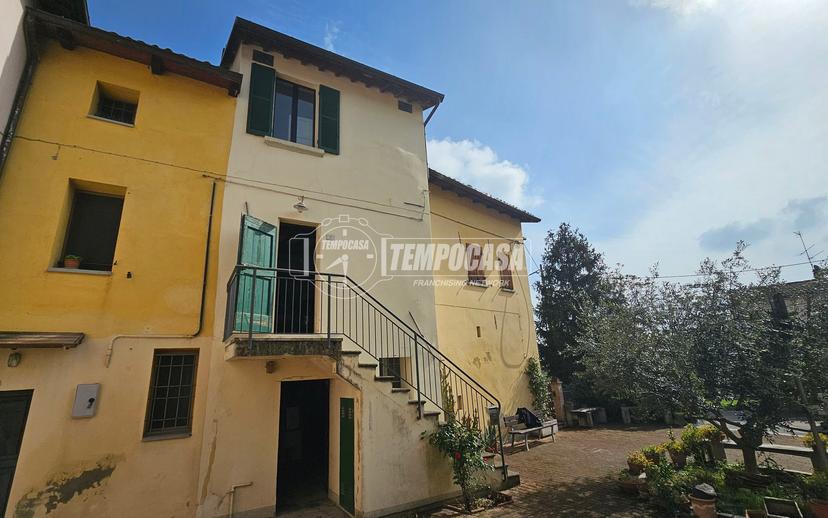 Trilocale in Largo Fratelli Villa, Borgo Rivola 3, Riolo Terme — foto 4 di 5