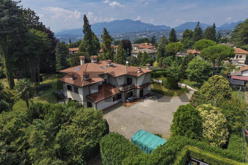 Villa in Via Bellingera 2, Gazzada Schianno — foto 3 di 5