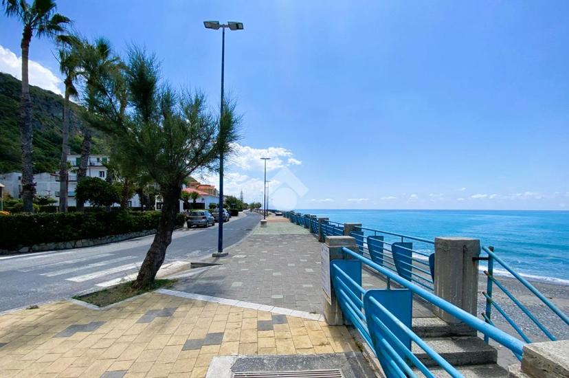 Trilocale in Via Cristoforo Colombo, Acquappesa — foto 2 di 5