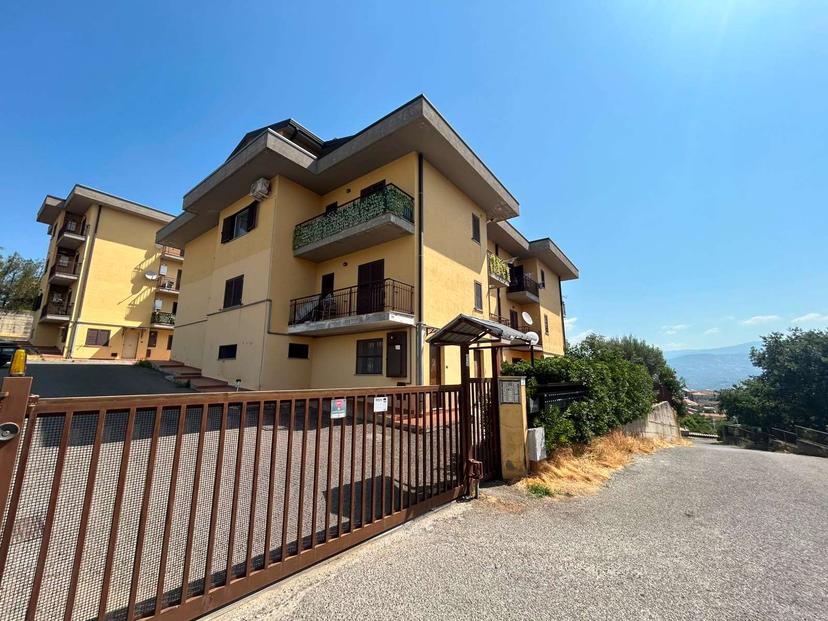 Bilocale in Via Rosario Salerno, Rende