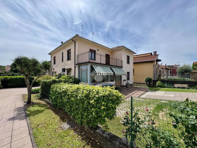 Trilocale in Via Fratelli Cairoli 36, Adro — foto 3 di 5