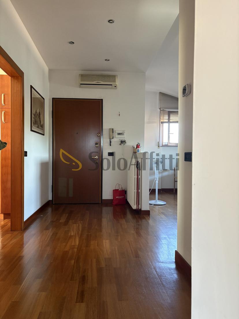 Quadrilocale in Via Edmondo De Amicis 33, Bollate