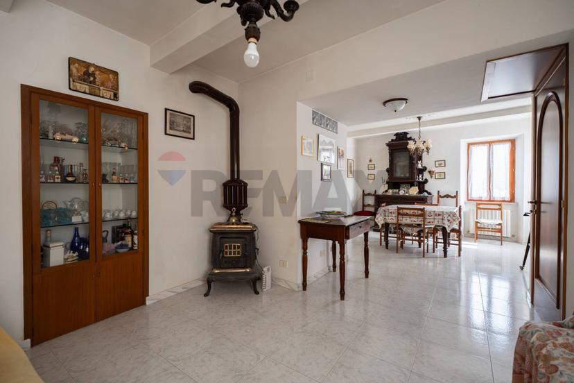 Casa indipendente in Via Giacomo Matteotti 183, Cupramontana — foto 2 di 5